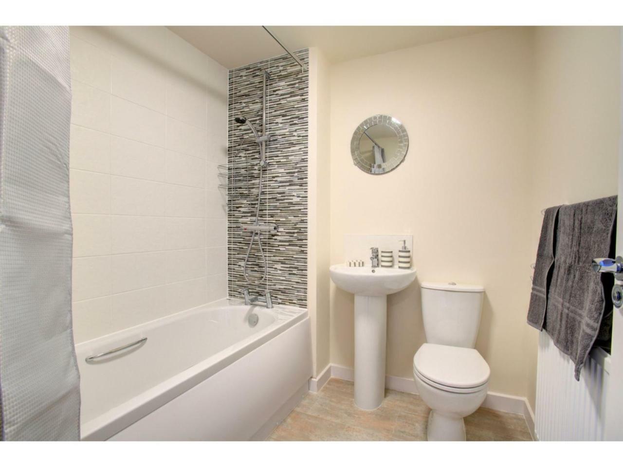 Newly Built, Splendid House For 5 In Manchester! Exteriör bild
